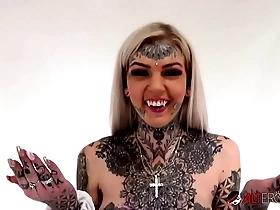 tattooed amber luke rides the tremor for the first time